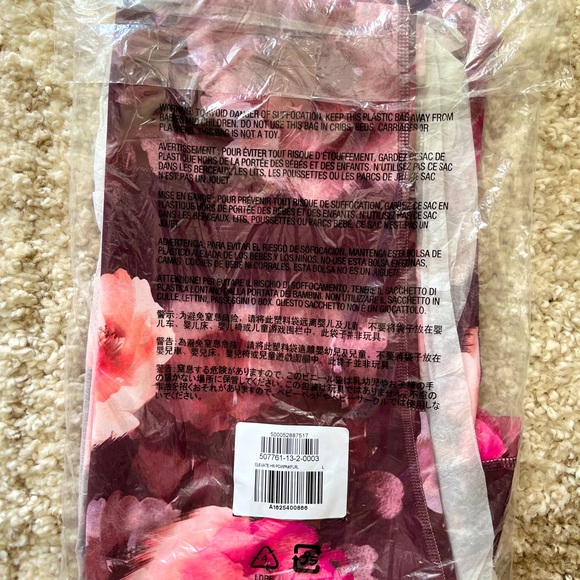NWT Rose Floral Crop High Rise Go Dry Active wear bottoms. - Picture 2 of 2